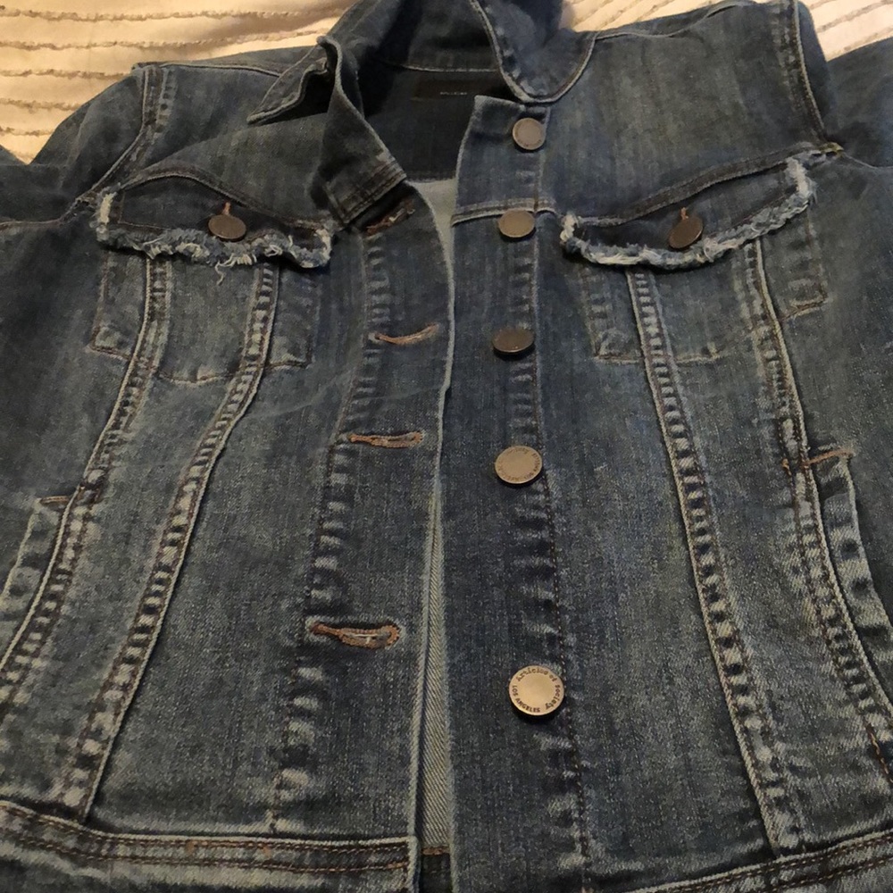 Jean jacket - Picture 2 of 3